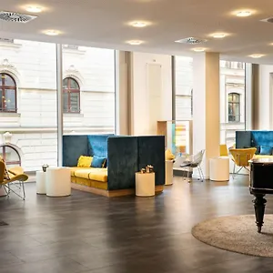 Elaya Center Hotell